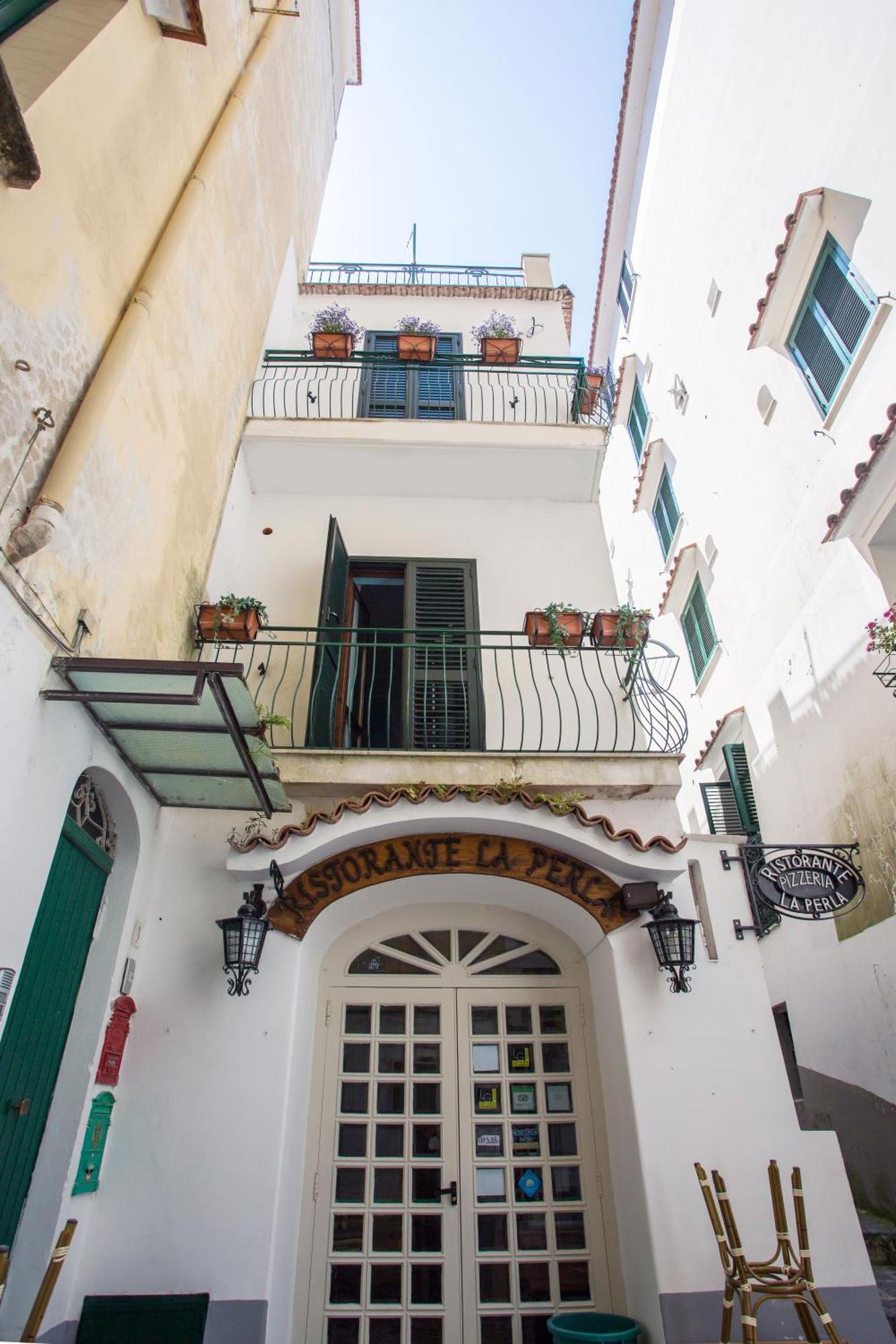 Amalfi Apartments Design Centro Storico Dış mekan fotoğraf